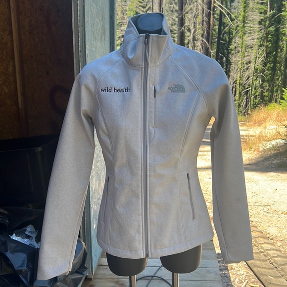 The North Face Jackets & Blazers - North Face wind proof, breathable and highly water resistant woman’s jacket sz S